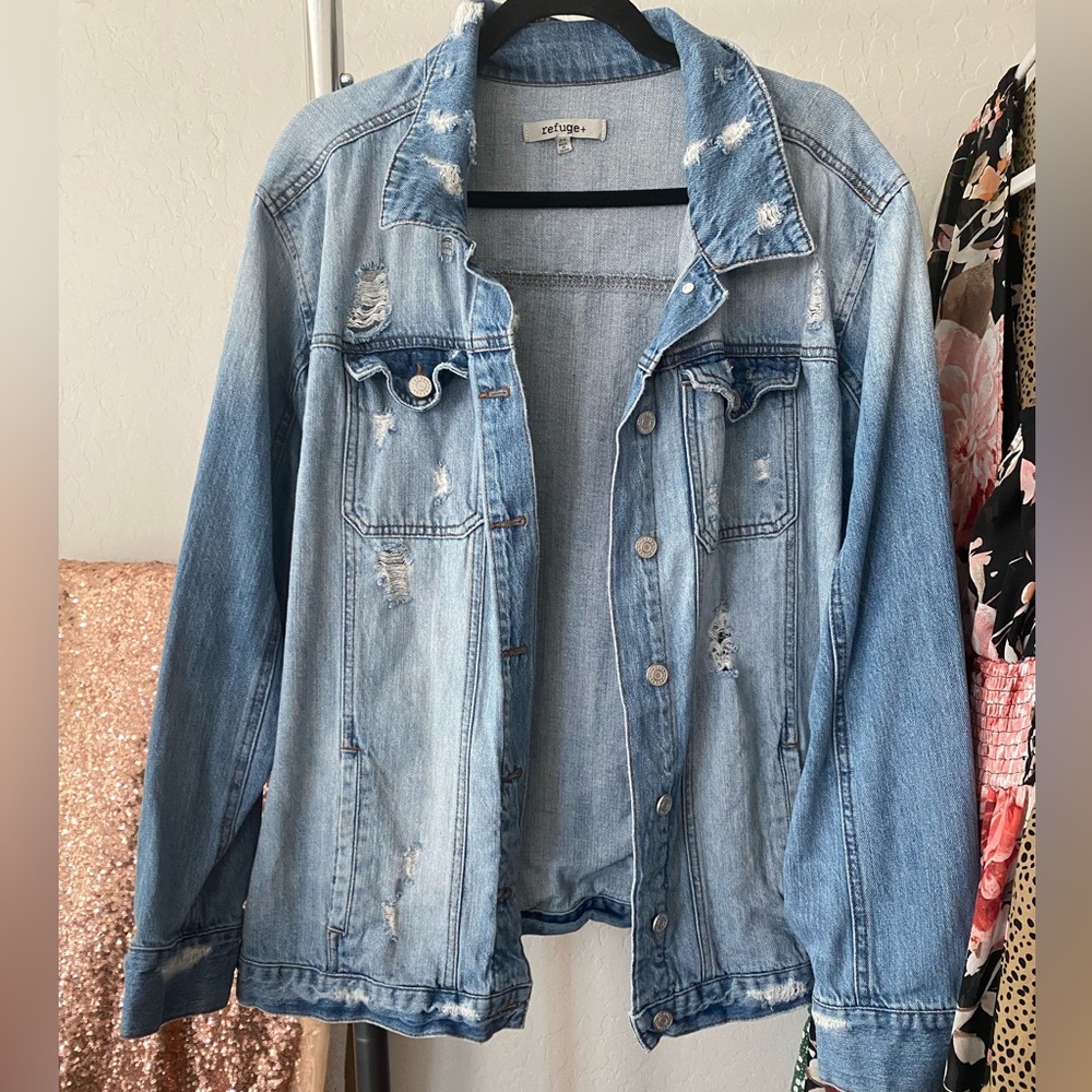 VTG Charlotte Russe Plus Size Distressed Denim Jacket